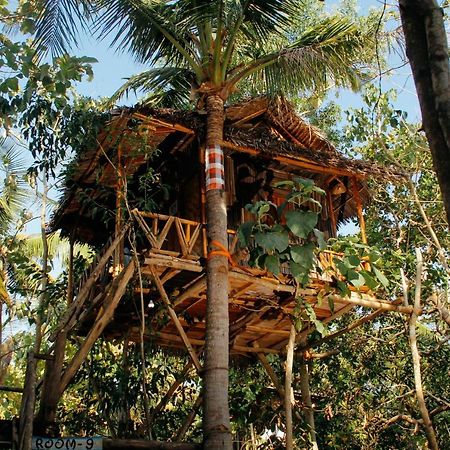 Nyuh Bengkok Tree House Batununggul Exterior foto